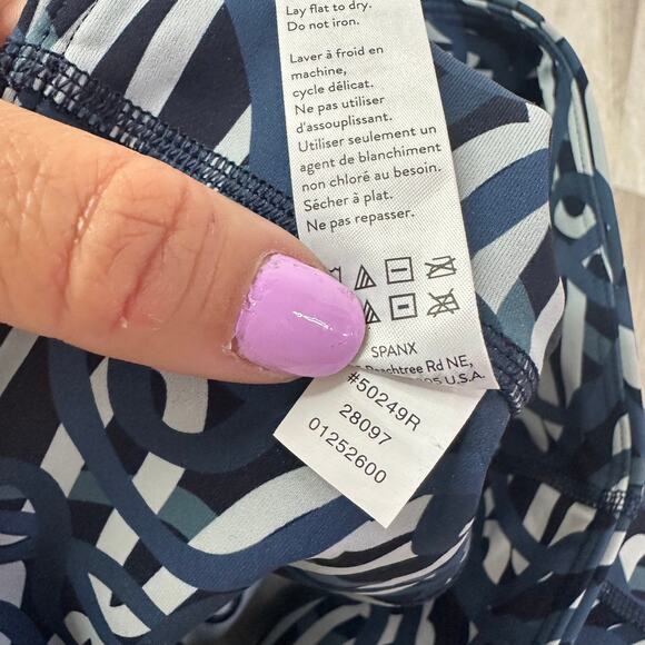 Spanx Illuminate Her 7/8 Leggings in Making Waves Navy Size Small - Picture 8 of 9